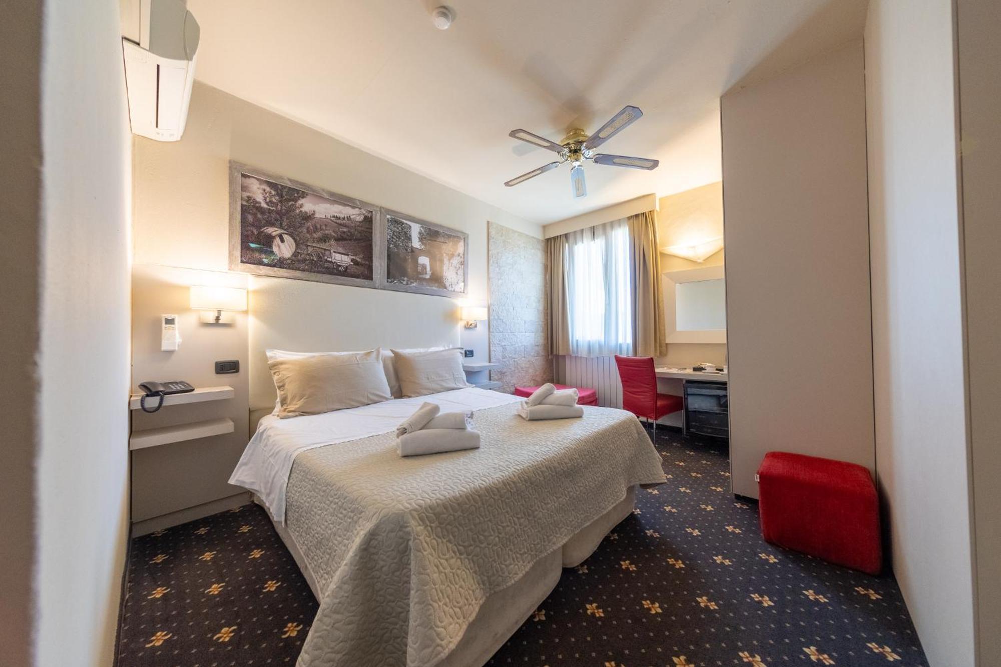 Holiday Rooms Antica Badia โวลแตร์รา ภายนอก รูปภาพ